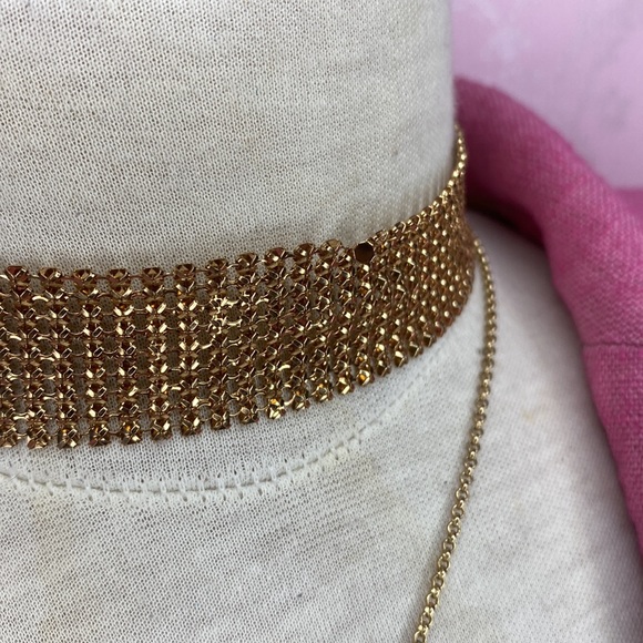 🌹 Set of 2 🌹 White Gold Elephant Pendant Necklace w/ Charms & Gold Toned Choker🌹 - Picture 14 of 16